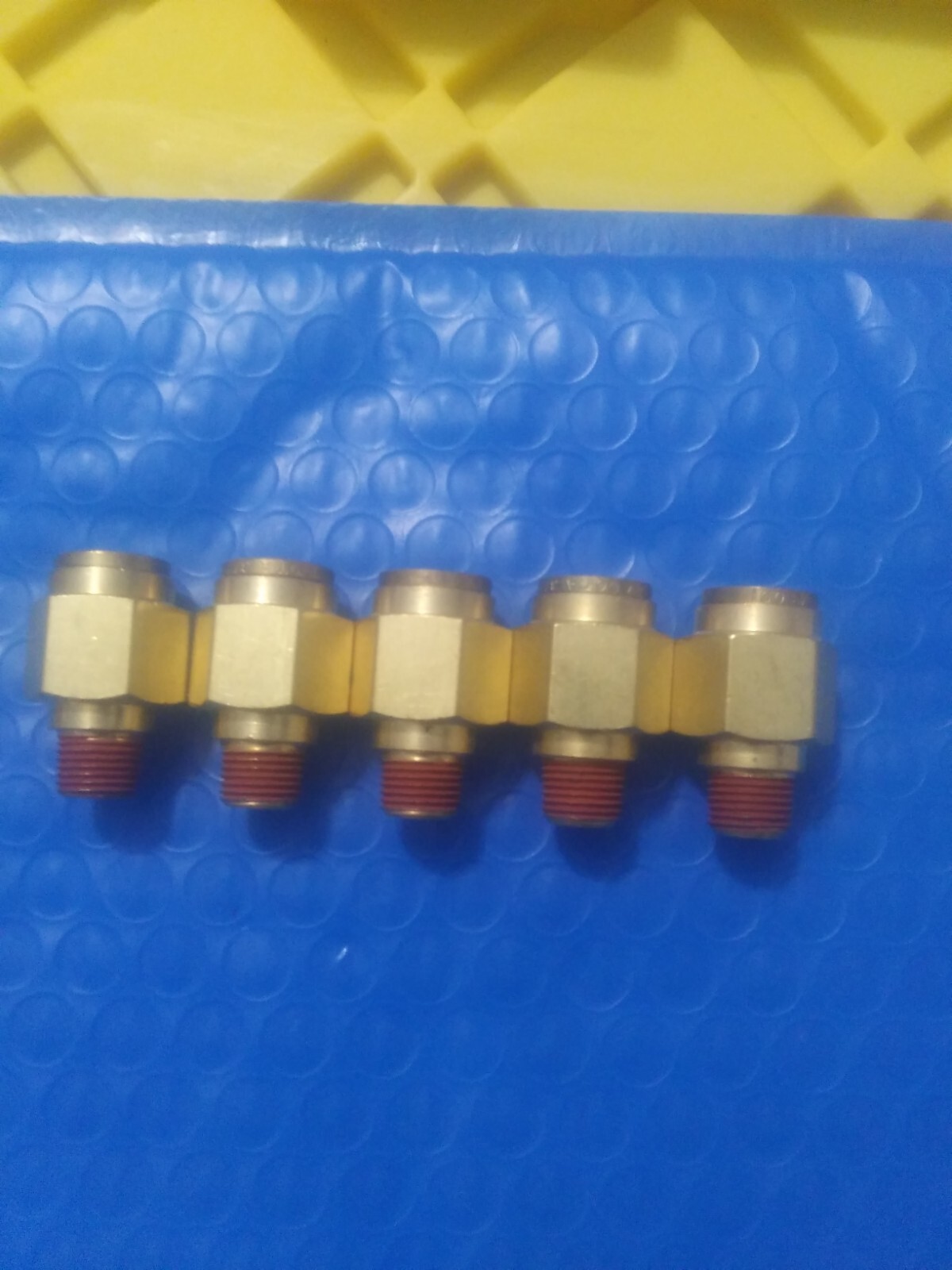 Brass, DOT Air Brake Male Connector W/Spring For Rubber Hose 3/8 In. X - Foto 4