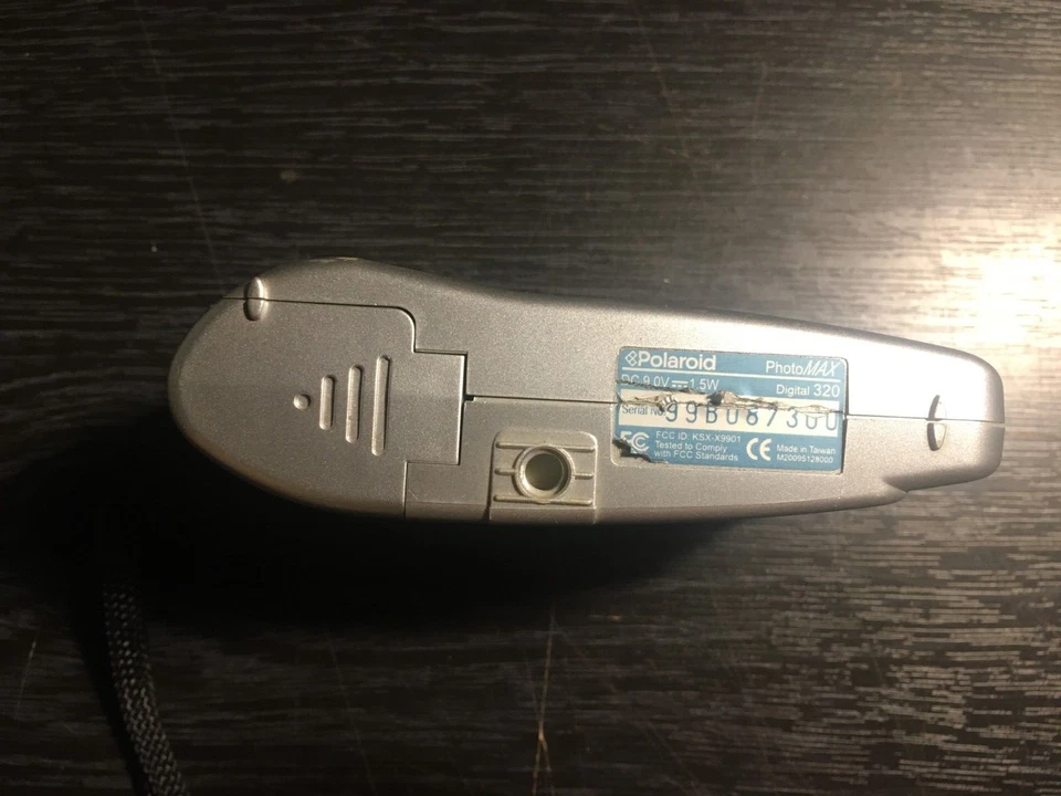 Polaroid PhotoMAX FUN 320 0.1MP Digital Camera - Silver/Blue - Image 2 of 4