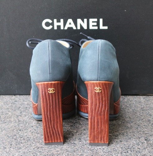 NIB CHANEL LOGO Platform Chunky Heel Navy/Brown LACE UP ANKLE BOOTIES Shoes 36 - 第 4/11 張圖片