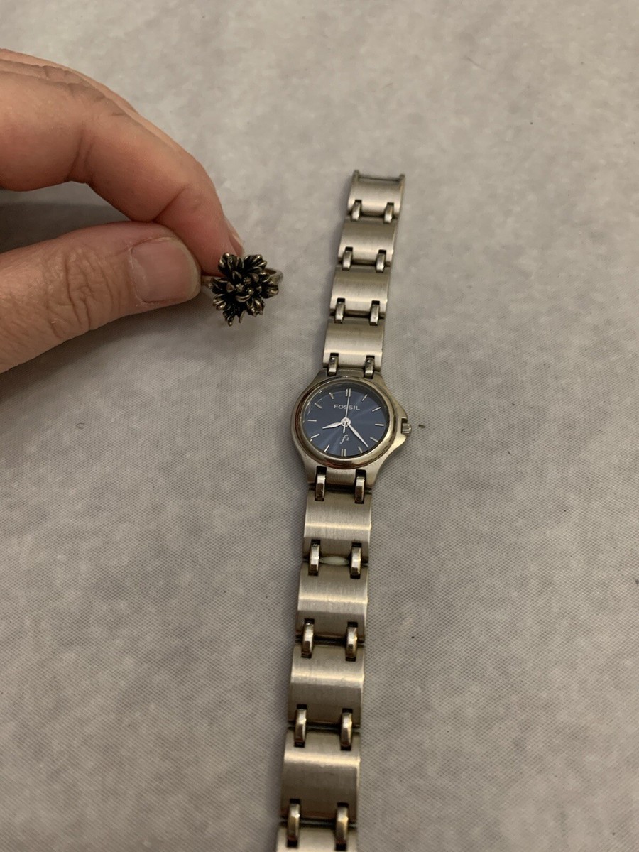 Women’s fossil watch new. No scratches Amazon.com: Fossil Women main image 2