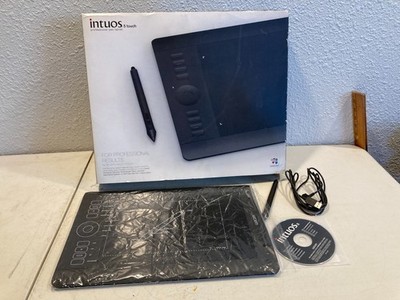 Wacom PTH-650 Intuos Pro Medium Creative Pen & Touch Tablet Exc