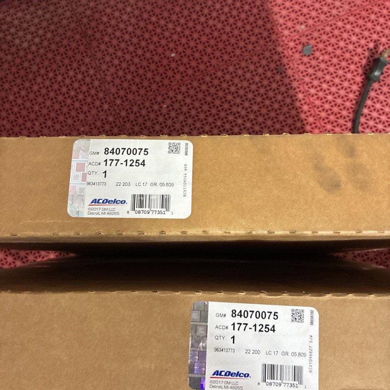 GM Genuine Parts 177-1254 (84070075) Front Disc Brake Rotor