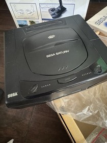 SEGA Saturn Console Bundle (read)