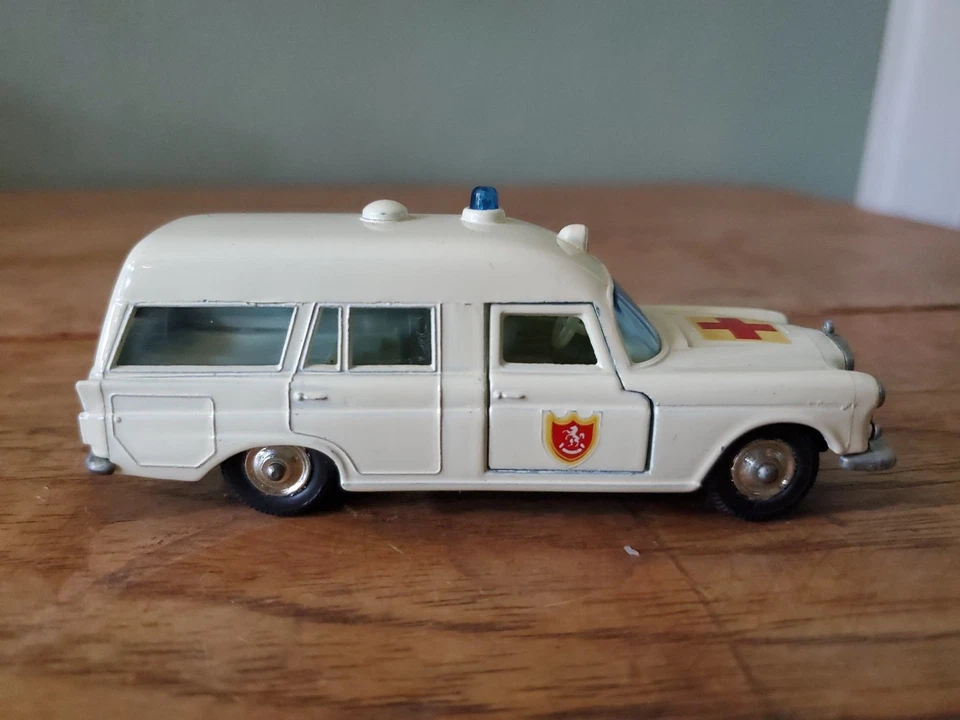 Matchbox King Size K-6 Mercedes Benz Binz Ambulance Stretcher Vintage EXC+++ - Image 2 of 4