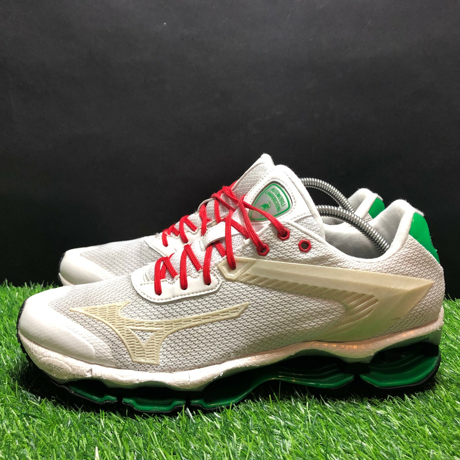 mizuno lamborghini preto e dourado