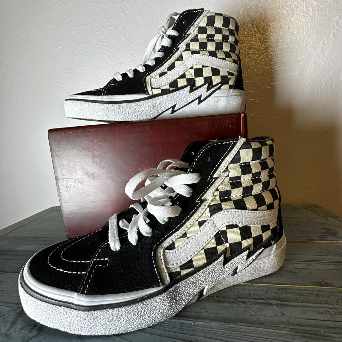 Can I Return Shoes To Vans Without A Receipt?