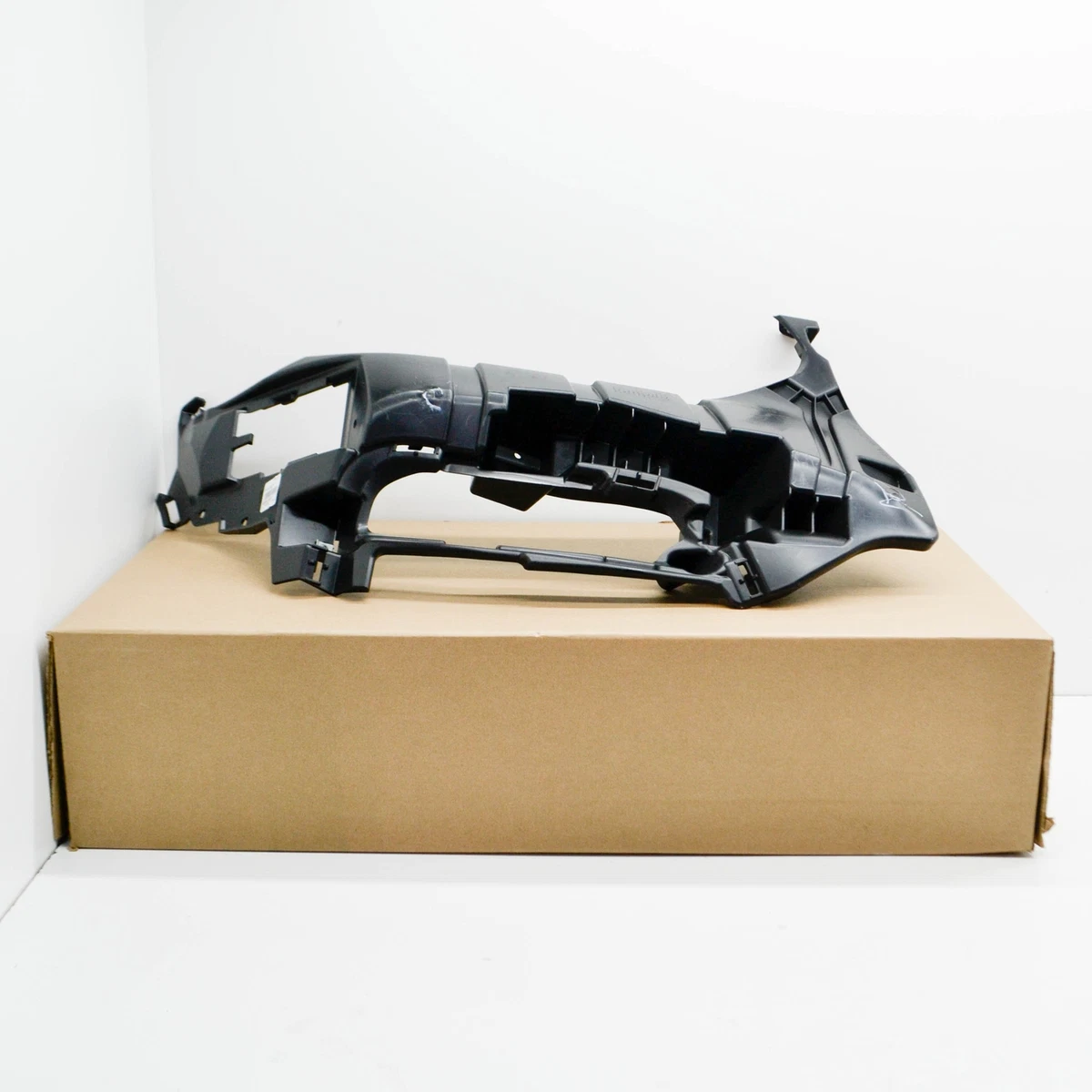 OEM BMW X3 G01 FRONT BUMPER RIGHT FOG LAMP BRACKET 51118064596 