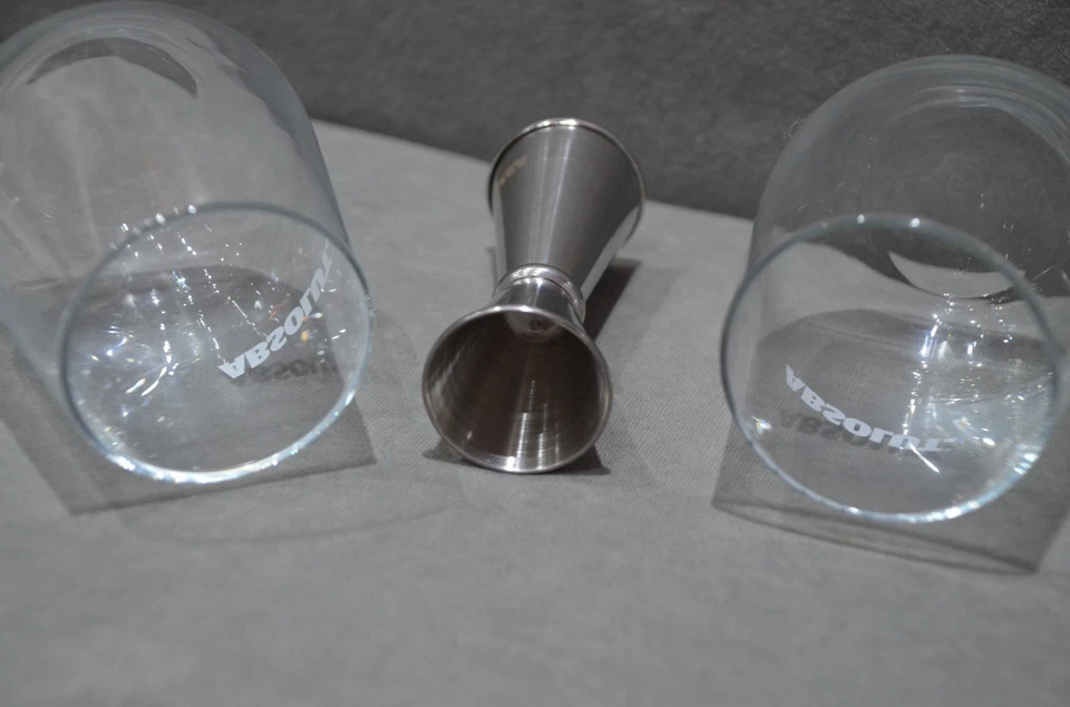 ❋ 2x Absolut Swedish Vodka 440ml Cocktail Glass + 1x Jigger Brand New Set ❋ - Image 4 of 4