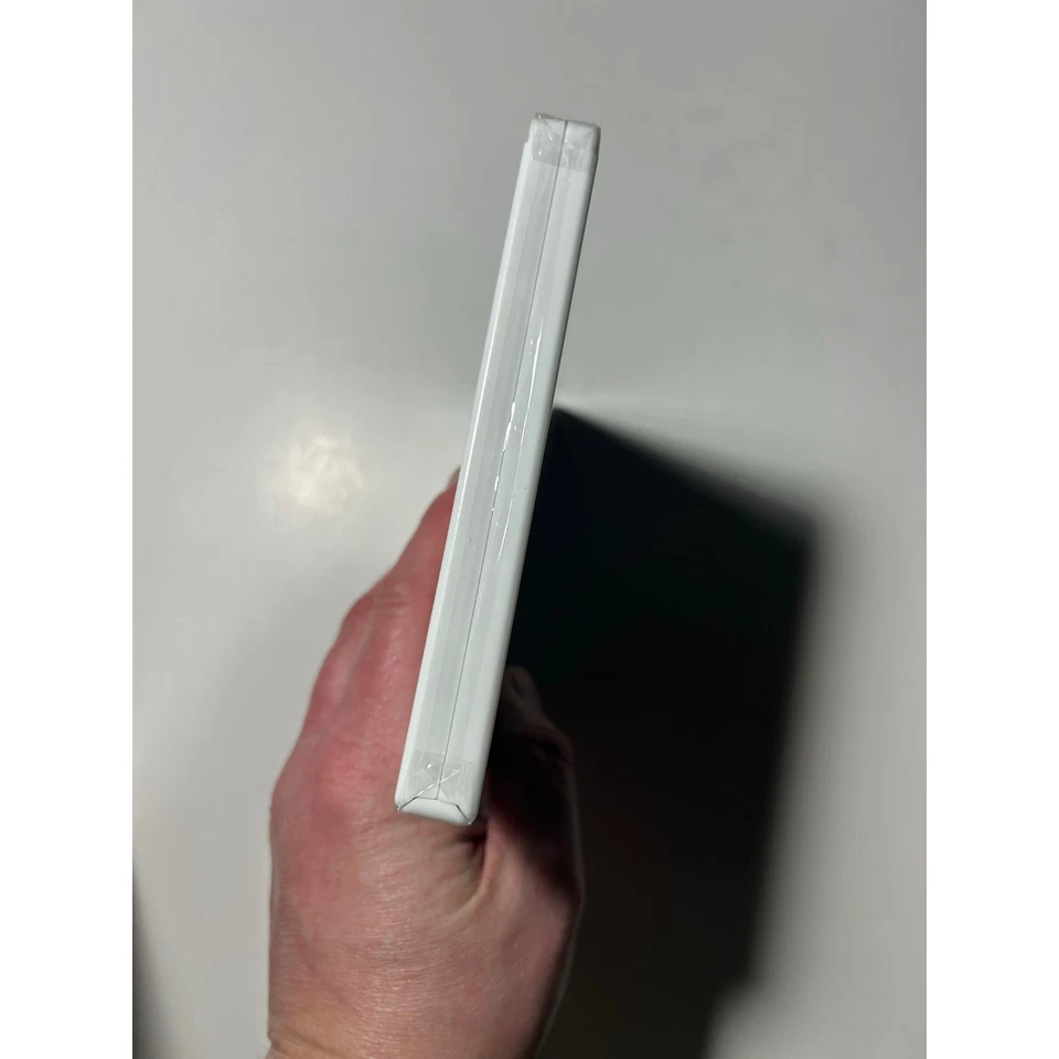 Legend of Zelda Skyward Sword Limited Edition w/Gold Remote and Nunchuck(Wii)NEW - Image 4 of 4