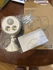 Mr Beams MB380 400 Lm Wireless Battery Powered Motion Sensing Ultra Bright White