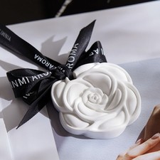 Solid Wax Car Aromatherapies Decoration With Camellia Design Freshener Scent