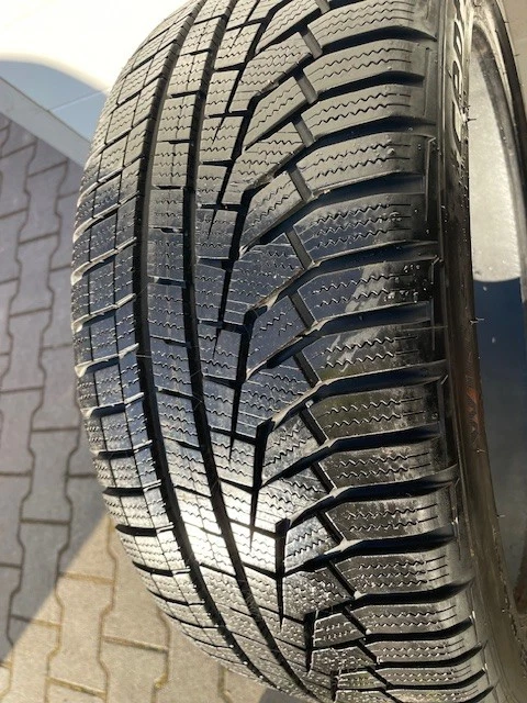 Hankook Winter i*cept evo2 (W320) 225/40 R18 92V XL M+S - Bild 2 von 4