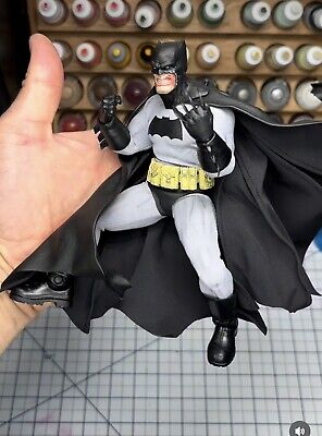 Mezco one 12 adam strong body batman and superman dkr suit Mezco one 12 adam strong body batman and superman dkr suit