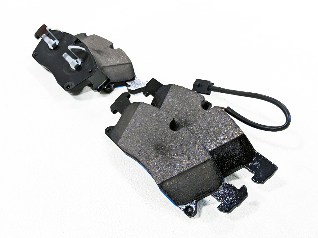 Maserati Levante Front Brake Pads 673004427A awitalian.com