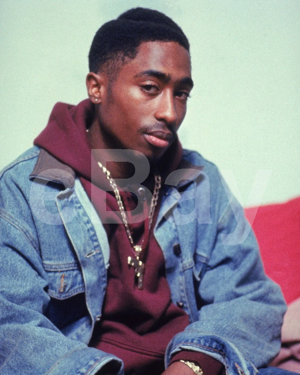 Tupac chain shop in juice