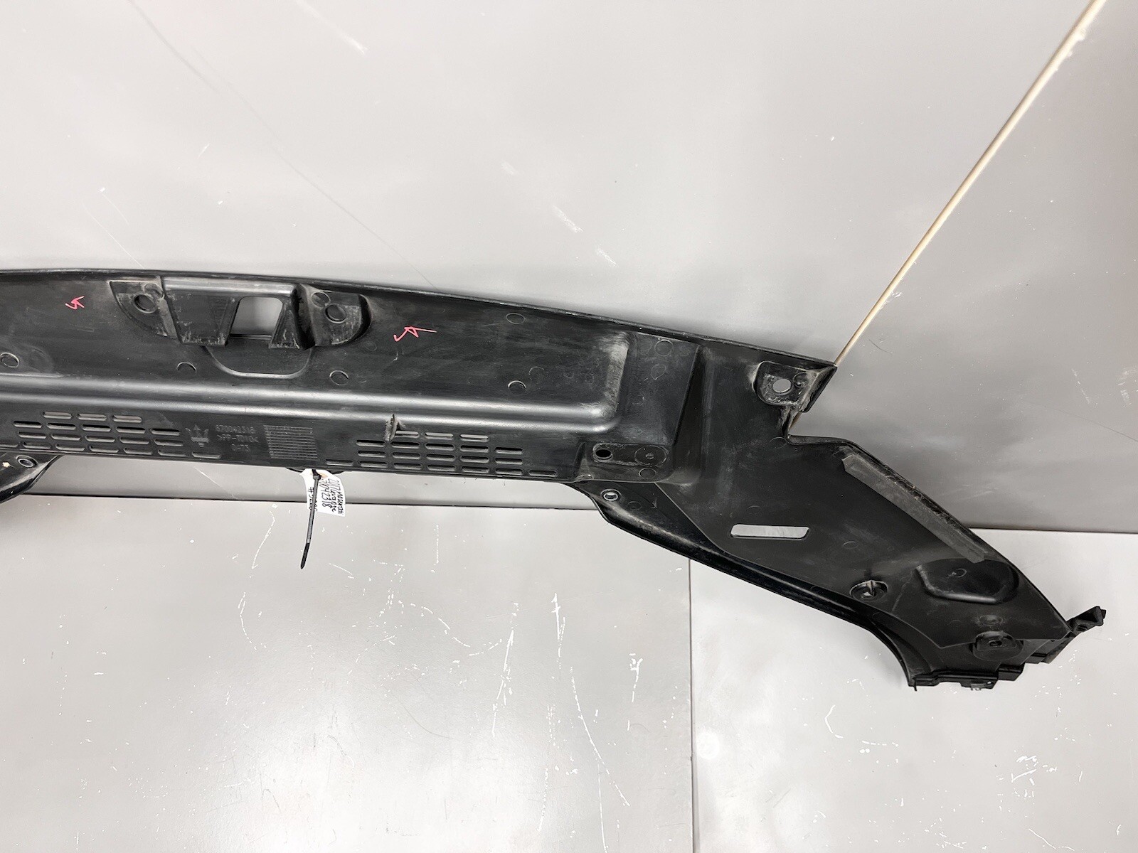⭐️2017-2022 MASERATI LEVANTE FRONT RADIATOR SUPPORT COVER TRIM PANEL 670042318