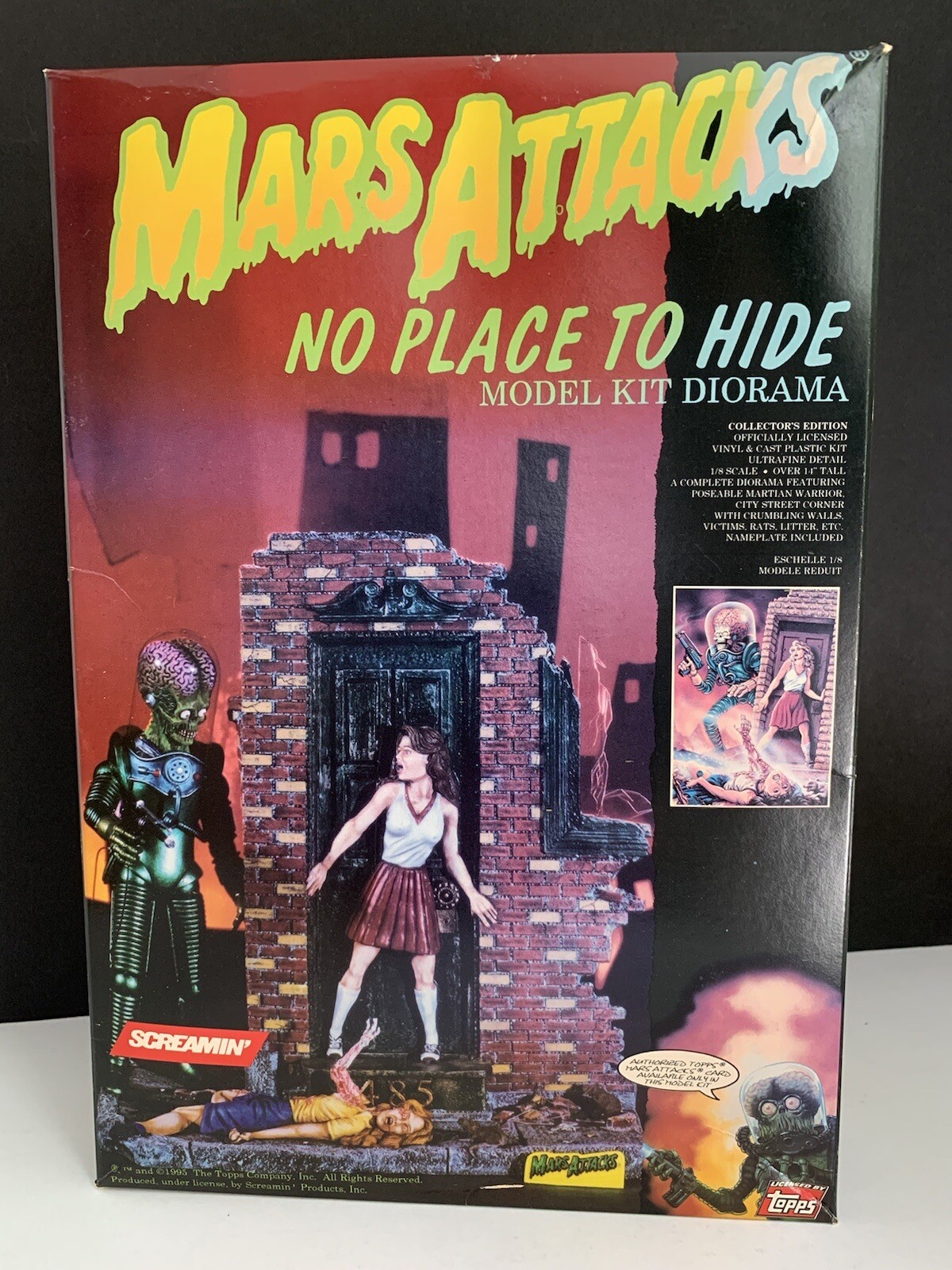Vintage Screamin’ Mars Attacks No Place To Hide 1/8 Model Kit Diorama