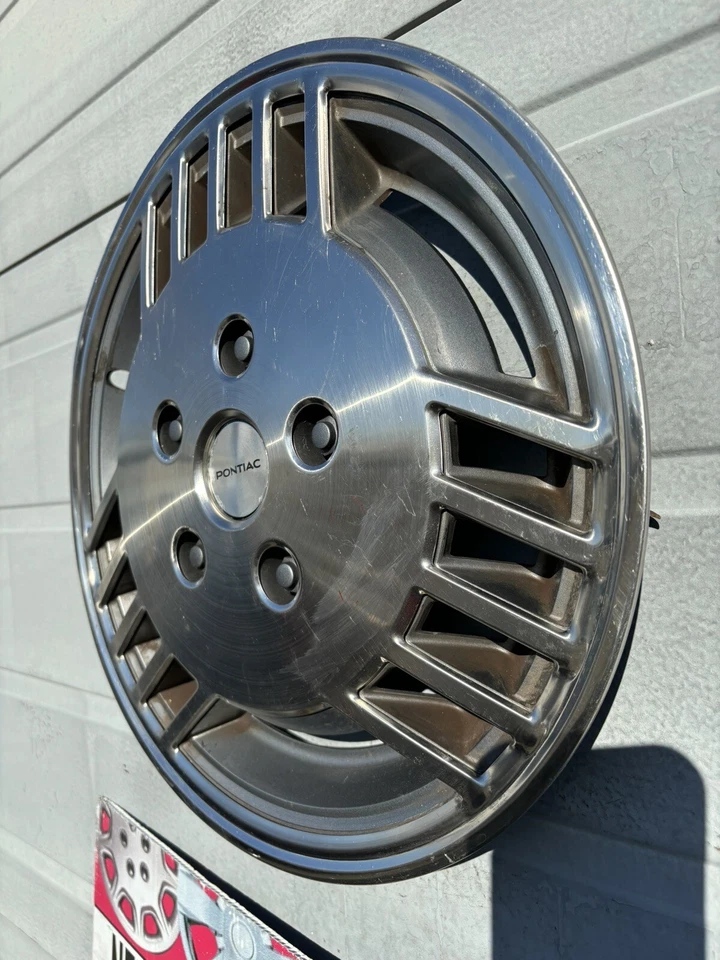 Pontiac 6000 1986-1988 usado 14” tapacubos 1 bonito original 15 tipo costilla P/N#A1009172 Foto 4 de 4