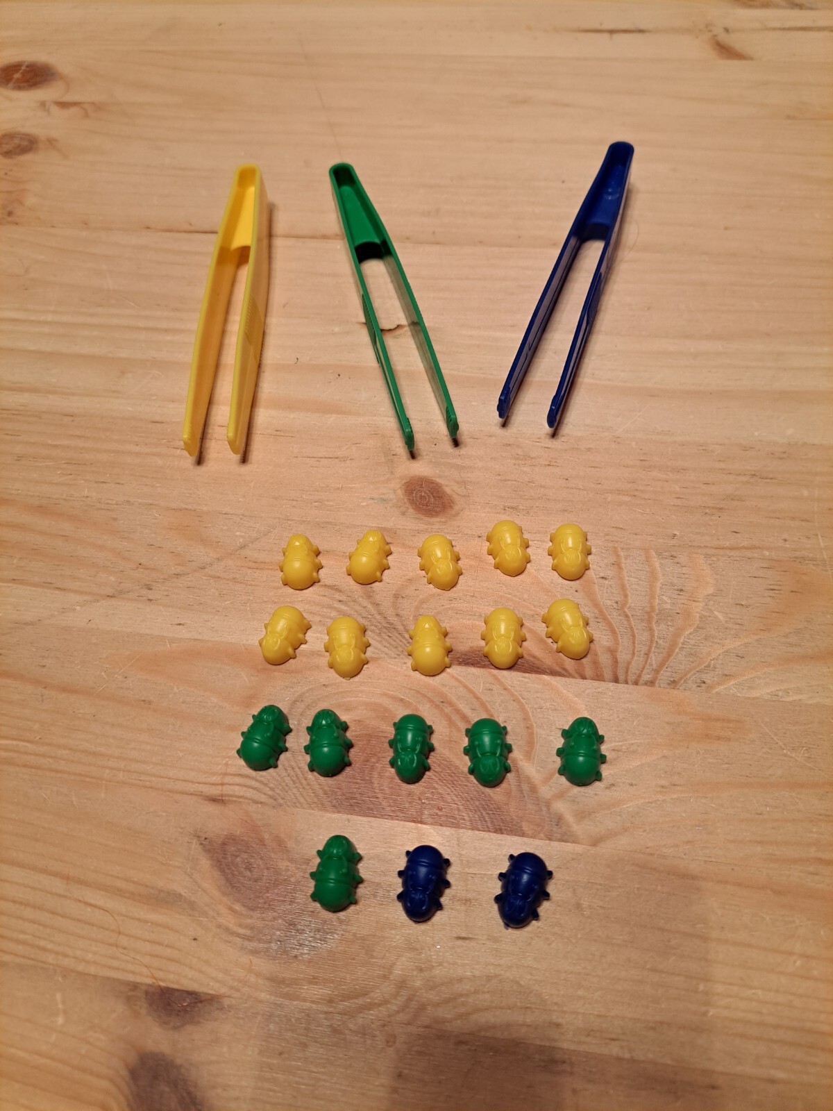 Bed Bugs Game 2016 Hasbro Replacement Parts Pieces 3 Grabbers 18 Bugs