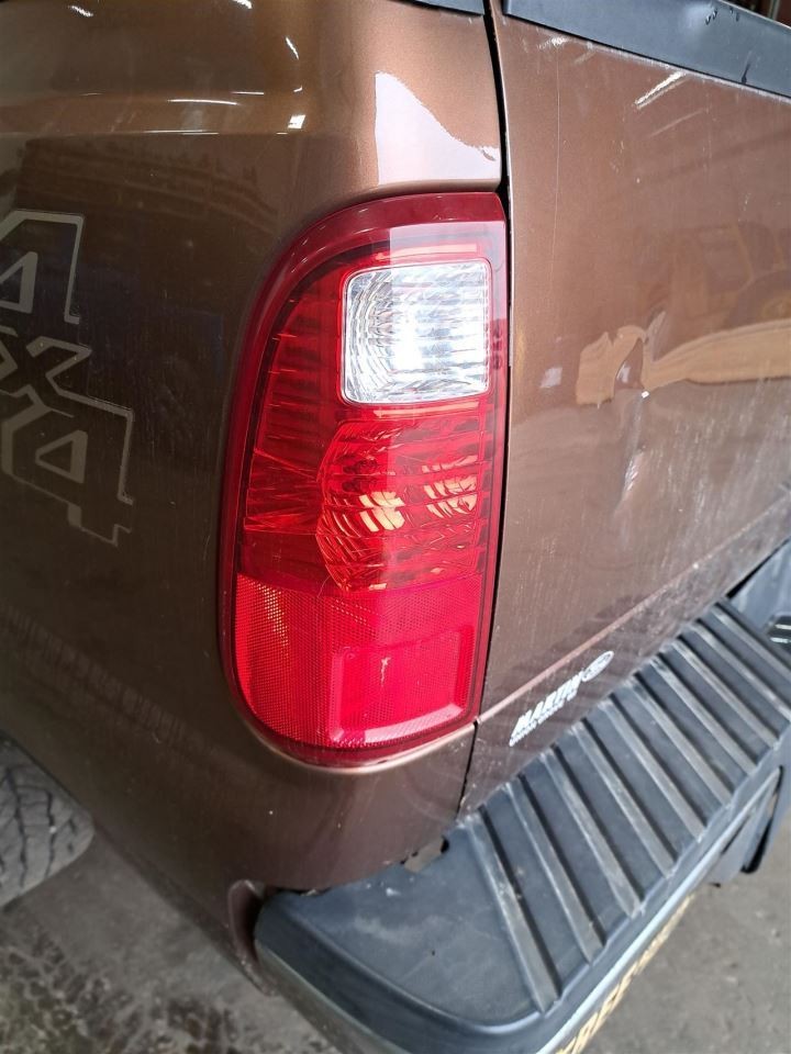 2008-2016 Ford F-350 Left Driver Tail Light Quarter Panel Mounted Oem