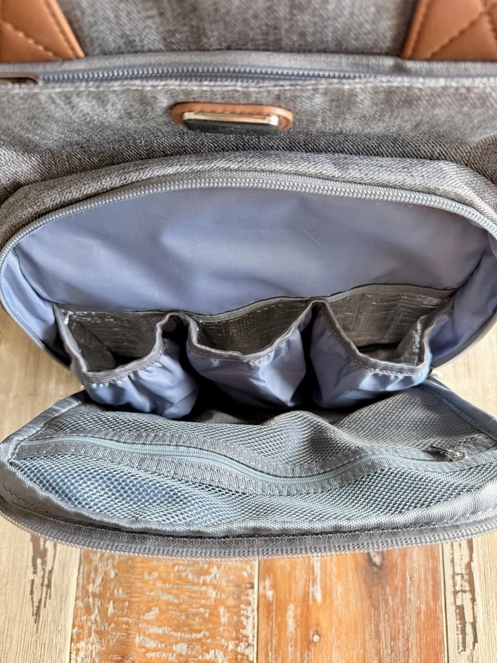 Dikaslon Wickelrucksack Hellgrau Mit Wickelauflage, Schnullerhalter - Bild 2 von 4