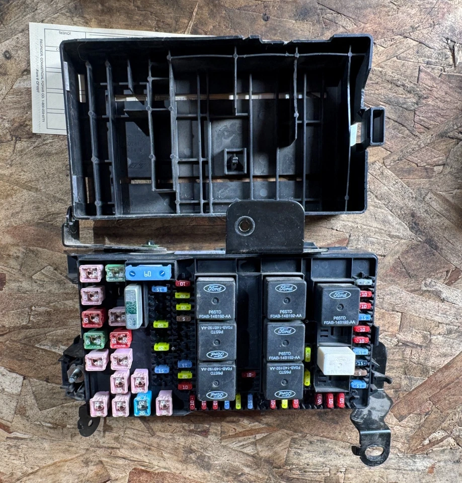 2003 Ford F350 Super Duty Fuse Junction Box Relay Unit 3C3T-14A067-EC Excursion - Image 3 of 4