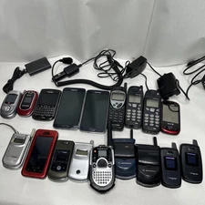 Lot of 18 Vintage Cell Phones Nokia Motorola Samsung Blackberry Untested