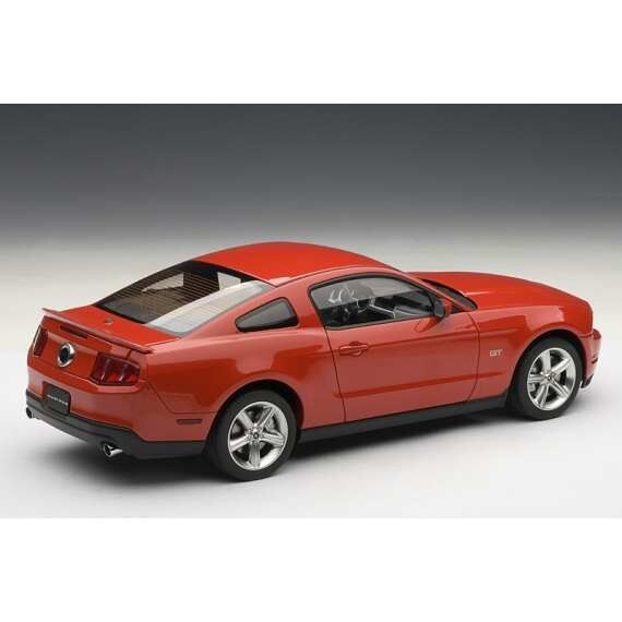 2010 FORD MUSTANG GT COUPE TORCH RED 1:18 by AUTOart 72913 NEW IN