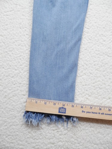 We The Free People Jeans Womens Sz 31x28 Blue High Rise Button Fly Raw Hem Crop - Picture 9 of 12