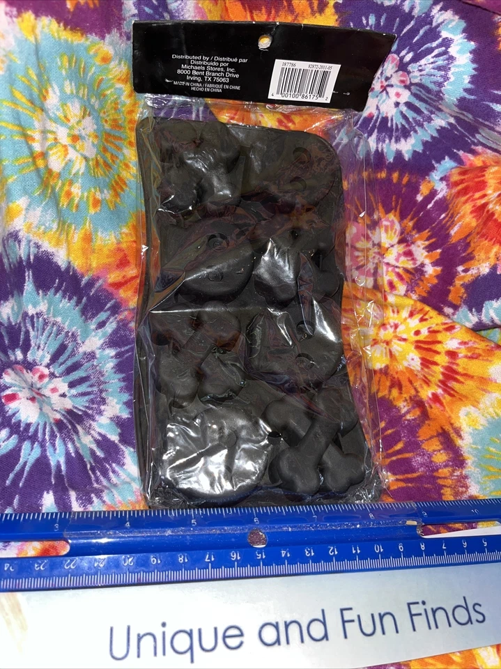 Bandeja de cubitos de hielo de hueso cruzado y calavera de Halloween molde de caramelos y más Foto 2 de 4