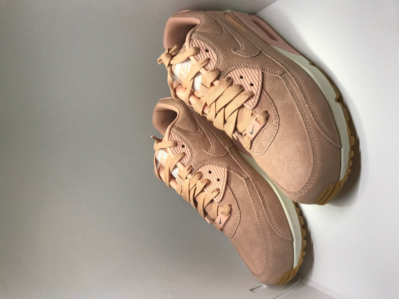 Nike iD Air max 90 Premium Premium Premium Women s Running shoes Size 8 Peach White Suede d10d58 Nike iD Air max 90 Premium Premium Premium Women s Running shoes Size 8 Peach White Suede d10d58