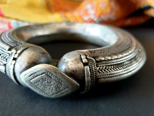 Old Yemeni Ornate Hand Made Silver Bangle (a) …beautiful collection & accent pie - Bild 4 von 8