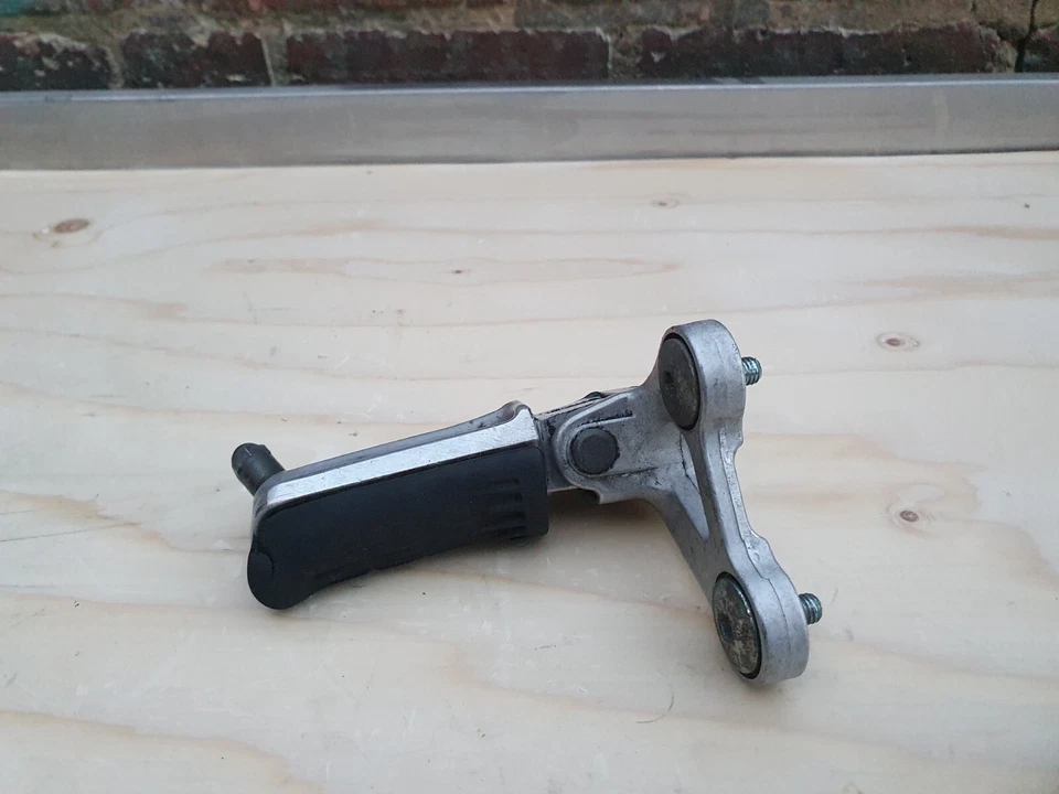 Suspensión delantera izquierda y pie Honda CBR 1000 F SC24 1993-1999 Foto 3 de 4