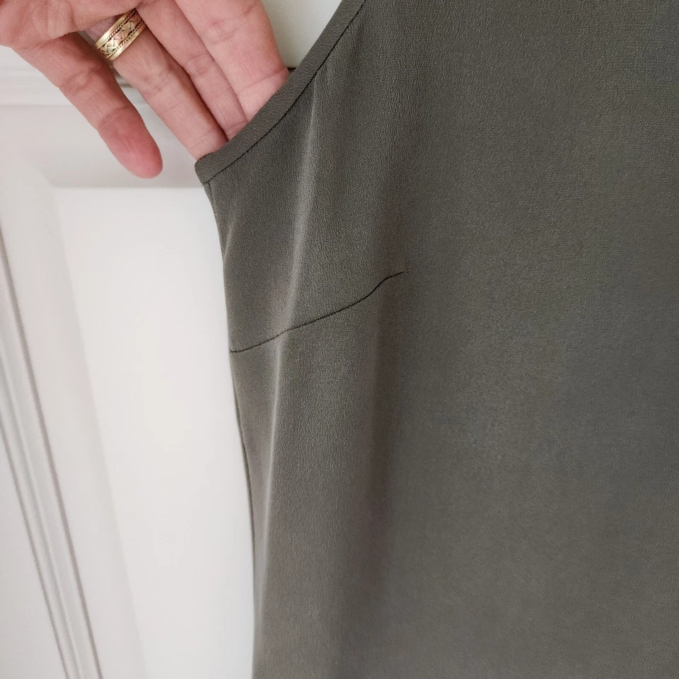 Kate Hill Casual 100% Silk Tank Size M Gray Green Round Neck Sleeveless Blouse - Image 4 of 4