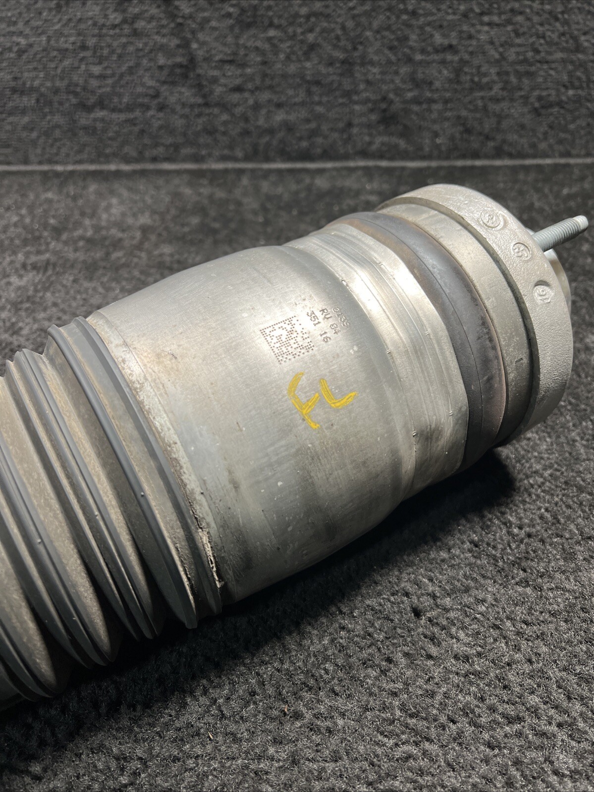 2017 Maserati Levante Front Left Air Shock Strut Absorber OEM 06700374370