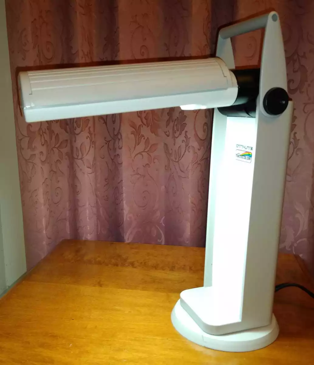 Ottlite 13w desk cheap lamp with magnifier