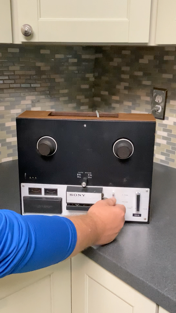 Vintage 1960s SONY TC-250A Reel to Reel Stereophonic Tape Recorder