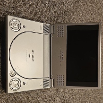 Audiovox D1708PK Portable 7'' LCD DVD Player LCD MP3 Remote Headphones Bag Silver