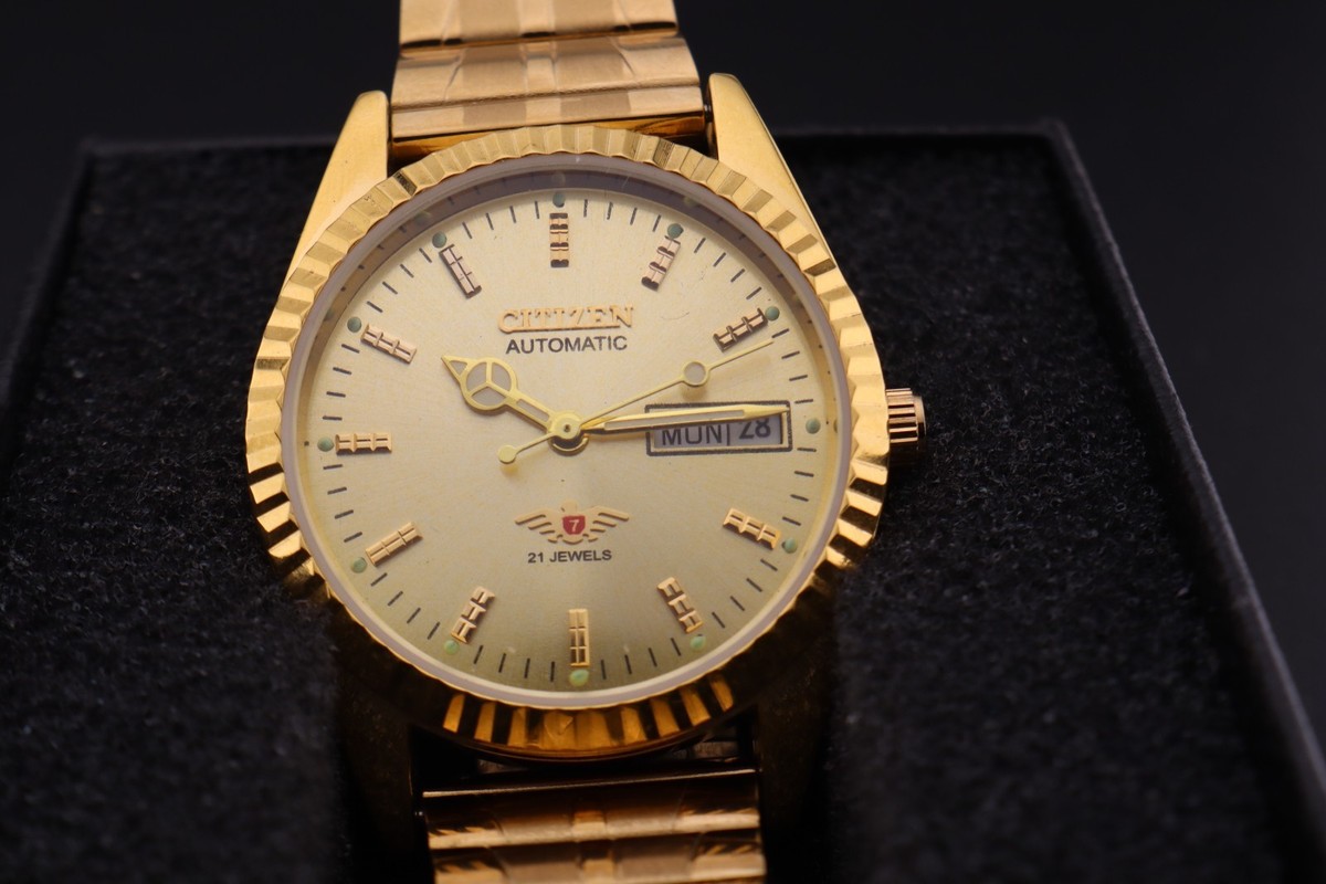 Vintage Citizen Automatic Men's Wrist Watch 8200A Japan Movement