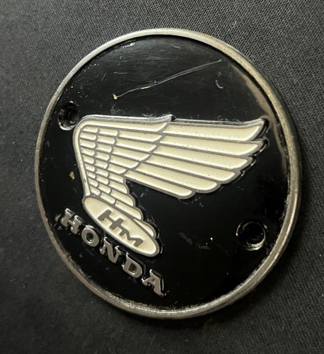INSIGNIA EMBLEMA TANQUE GASOLINA CUBIERTA LATERAL VINTAGE MOTO HONDA HM - Imagen 3 de 8
