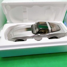 AUTOart 1/18 Chevrolet Corvette C3 Collector's Edition 958703