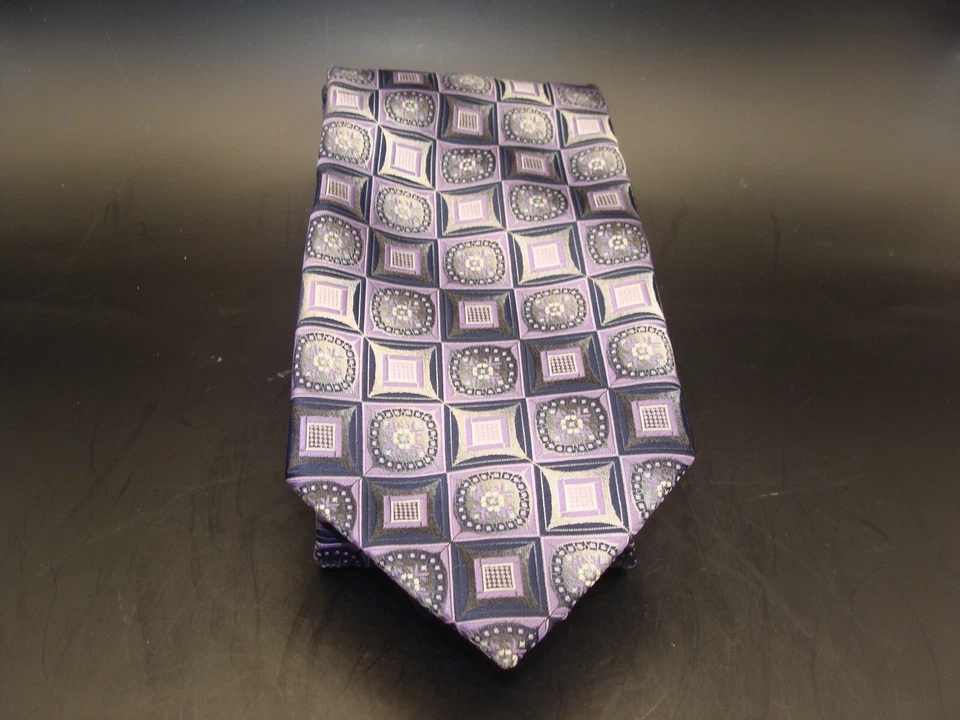 ALEXANDER COLORS ~ Corbata 100% Poliéster para Hombre ~ Púrpura ~ Lavanda ~ Negro ~ Geométrico ~ En muy buena condición Foto 2 de 4