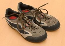 Diadora Kinder / Damen Fahrradschuhe * Gr. 42 / UK 8 / US 8,5 * für Pedalplatten