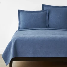 THE COMPANY STORE - Putnam Cotton Matelasse Coverlet - Denim Color, Size TWIN