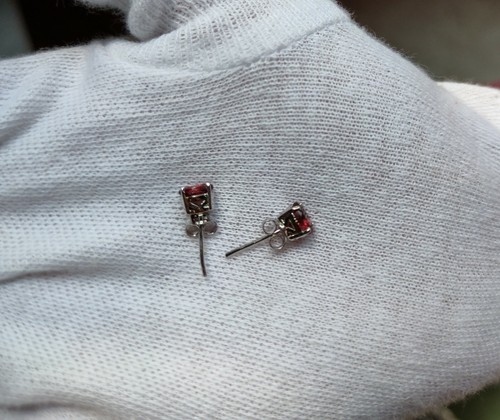 Pendientes de granate natural delicados pequeños de plata esterlina 925 hechos a mano - Imagen 7 de 7