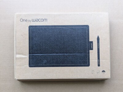 Wacom One Medium Grafiktablett - Schwarz/Rot (CTL-672)