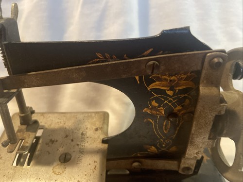 Antique 1930’s Germany Casige Miniature Toy Sewing Machine Black Gilded - Picture 3 of 5