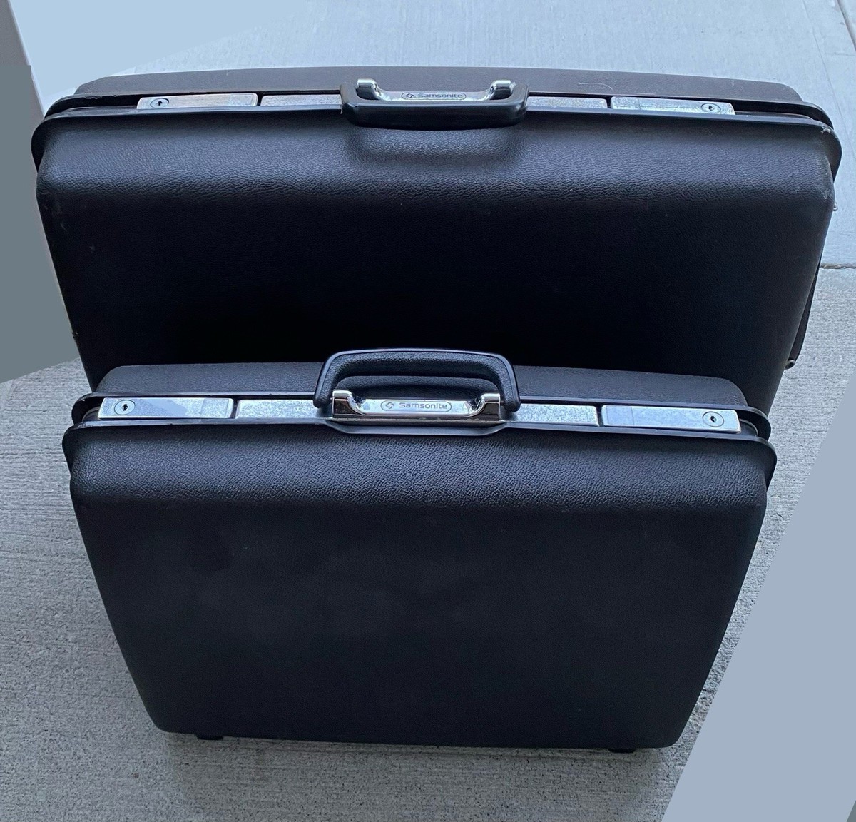SAMSONITE LUGGAGE▫️VINTAGE 1970s▫️LARGE SUIT CASE (wheels
