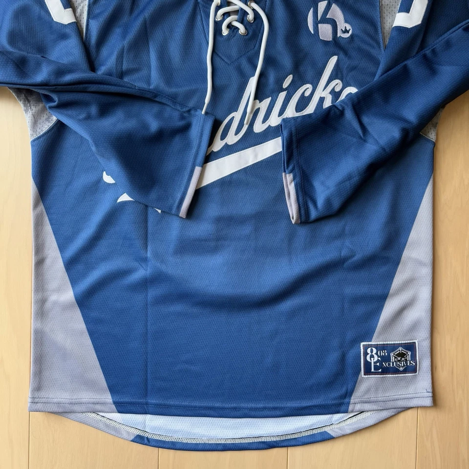 Camiseta deportiva de hockey Kendrick Lamar pequeña azul Elev808 diseños ropa de calle Los Ángeles Foto 4 de 4