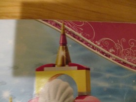 LEGO Disney: Ariel's Undersea Palace (41063) MISSING A FEW PARTS SEE DESCRIPTION